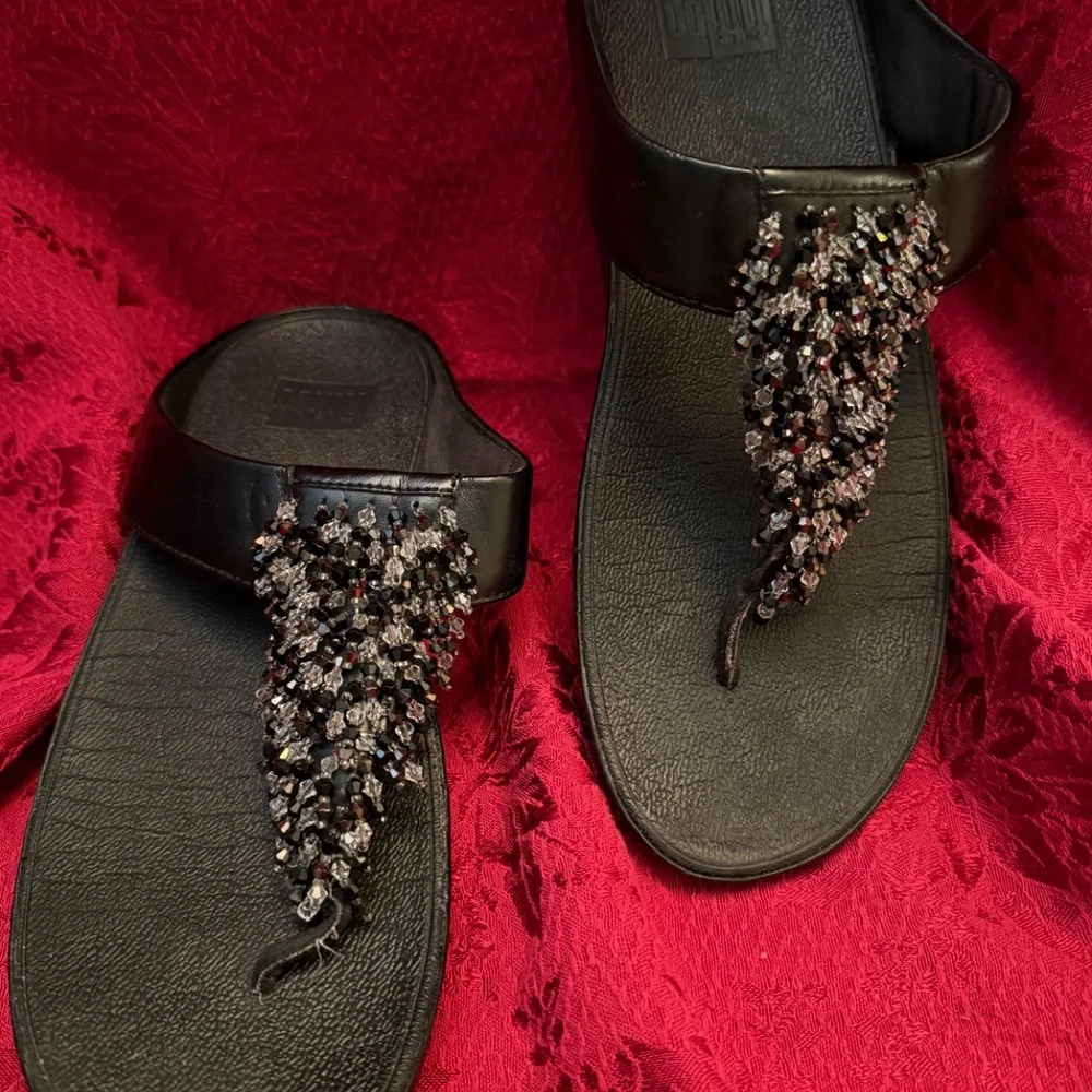 FitFlop Women's Rumba Black Beaded Toe-Post Thong Sandals *9* - Picture 2 of 6